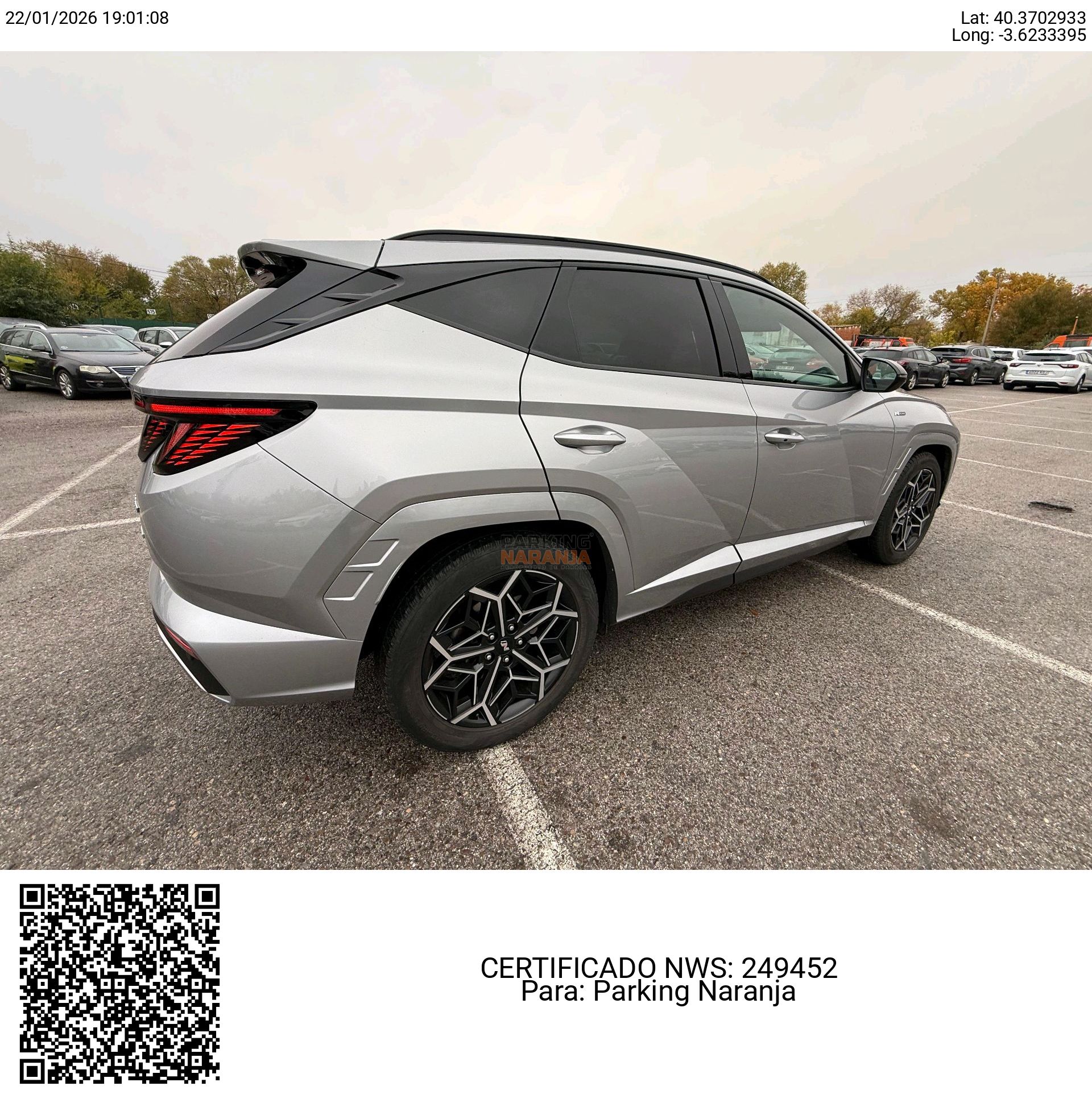 Vista trasera del coche con timestamp verificado